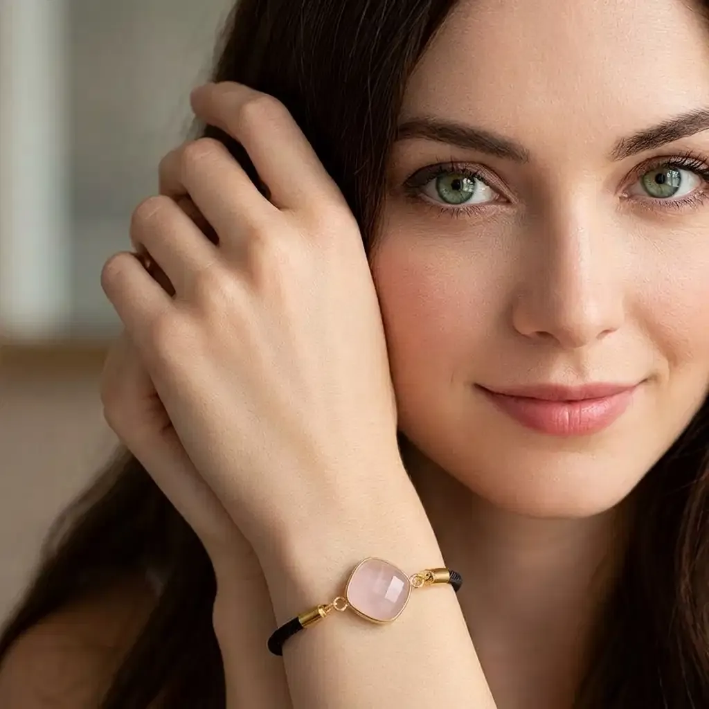 bracelet_corde_quartz_rose_carre.webp