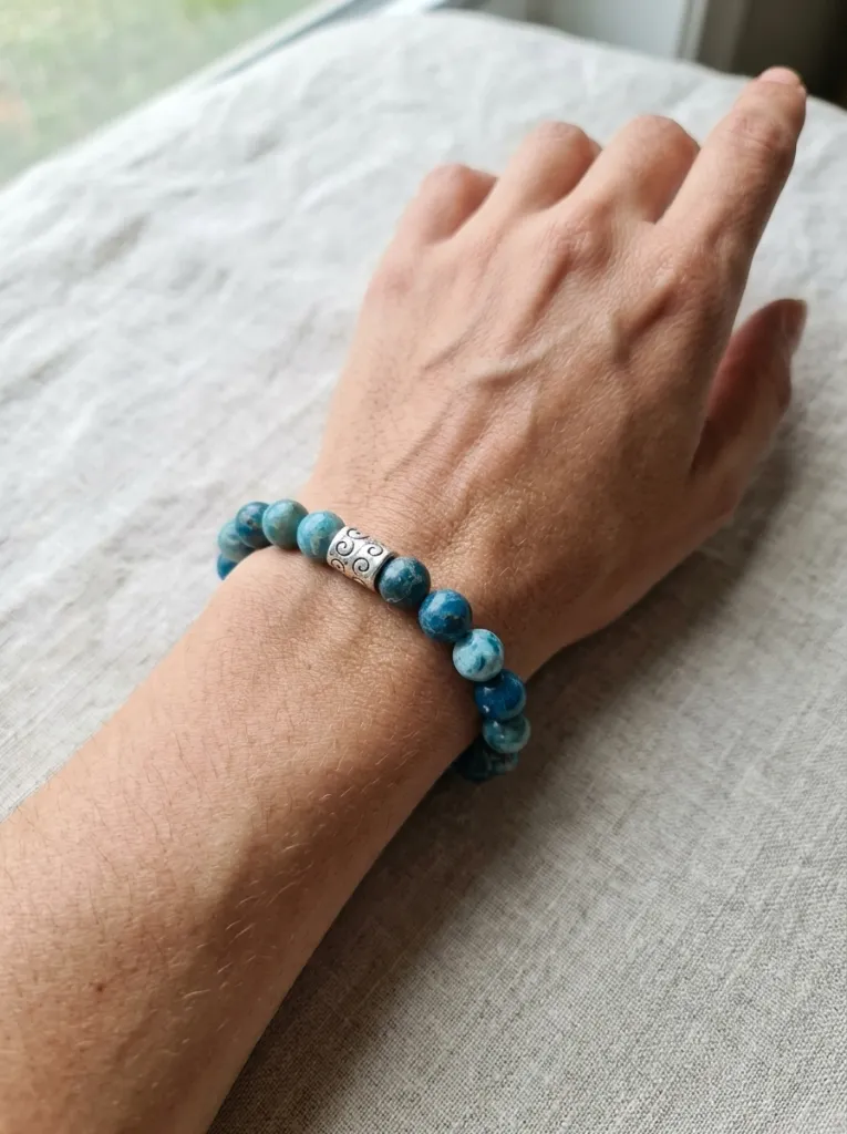 bracelet apatite poigné.webp