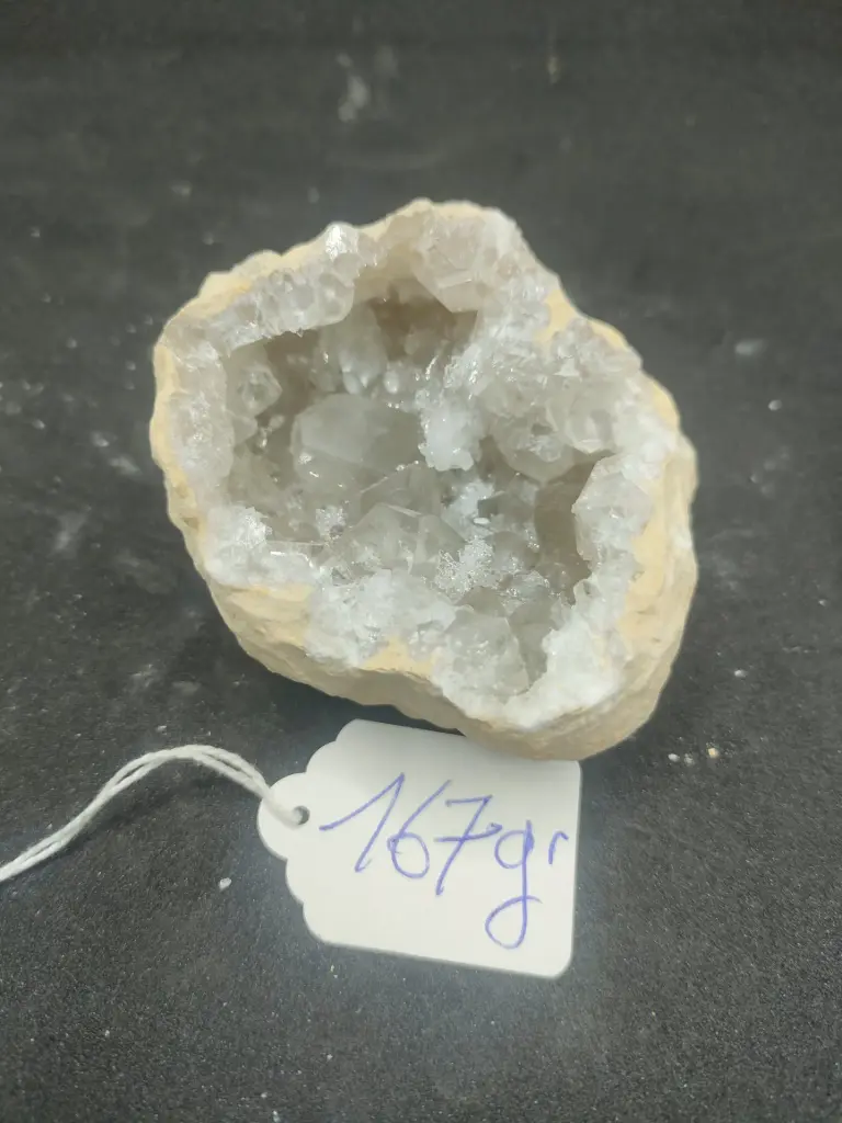 géode de quartz blanc