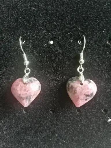 Boucles d'Oreilles en Cœur de Rhodonite Madagascar