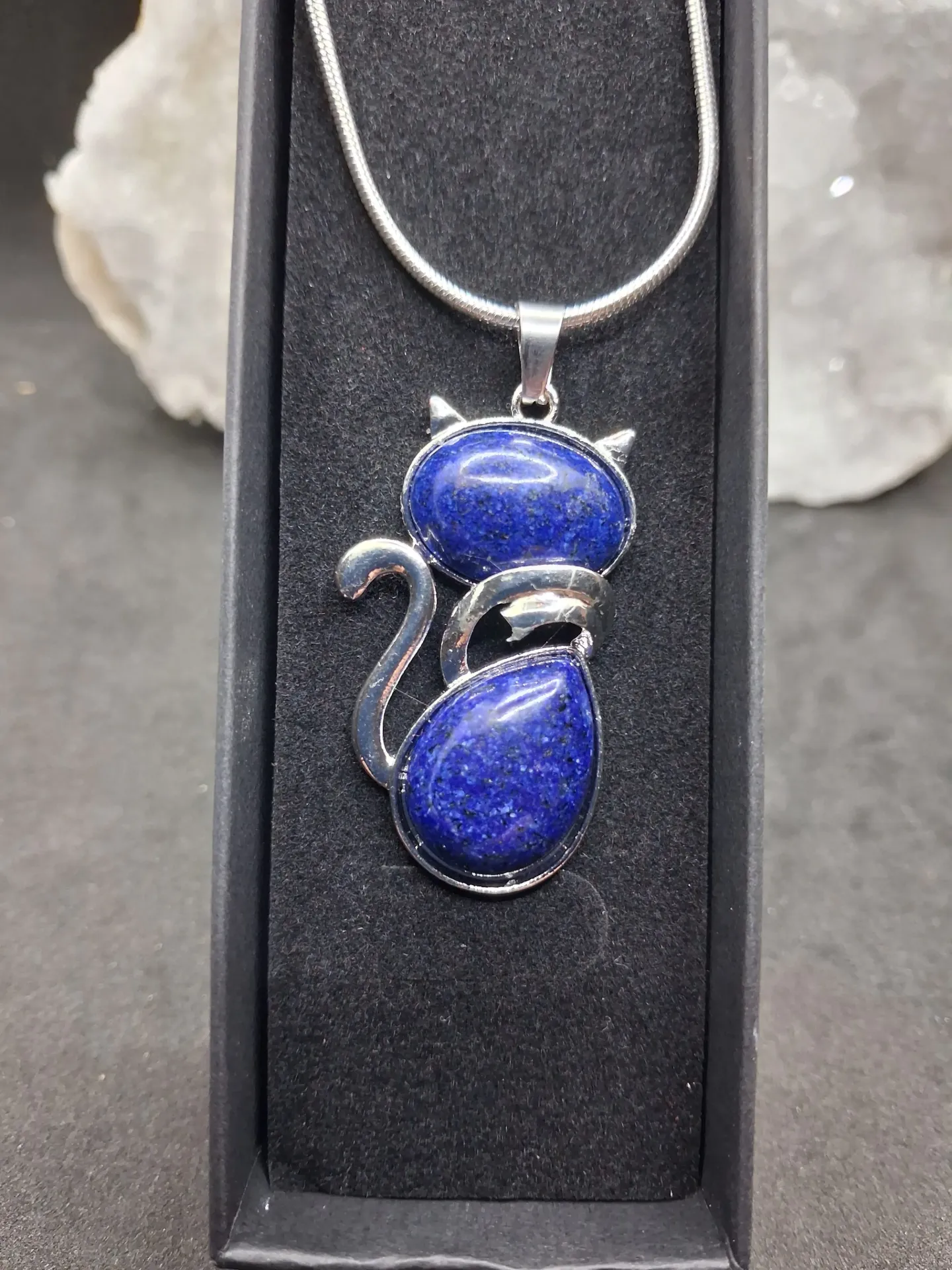 pendentif chat en lapis lazuli