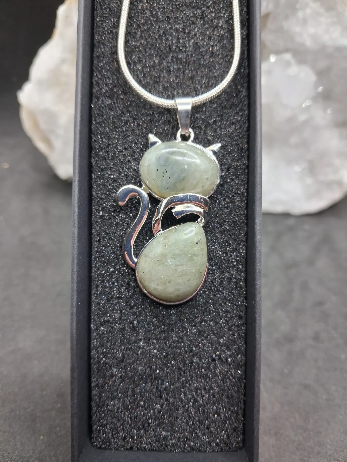 pendentif chat en labradorite