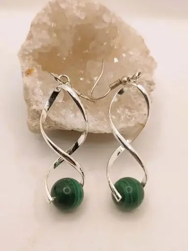 Boucles d'Oreilles en Malachite Torsadées