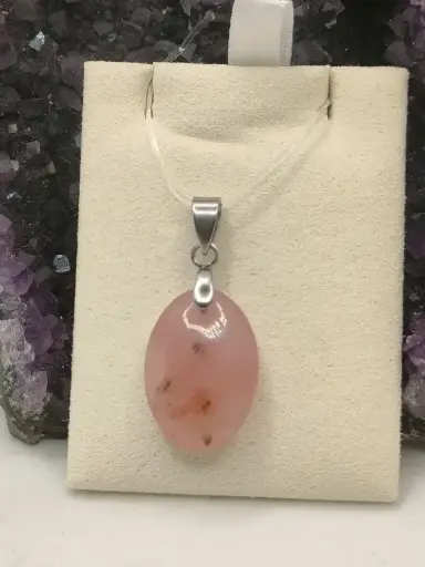 Petit Pendentif Ovale en Quartz Rose