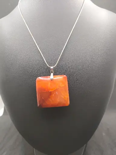 Pendentif en Cornaline en Carre